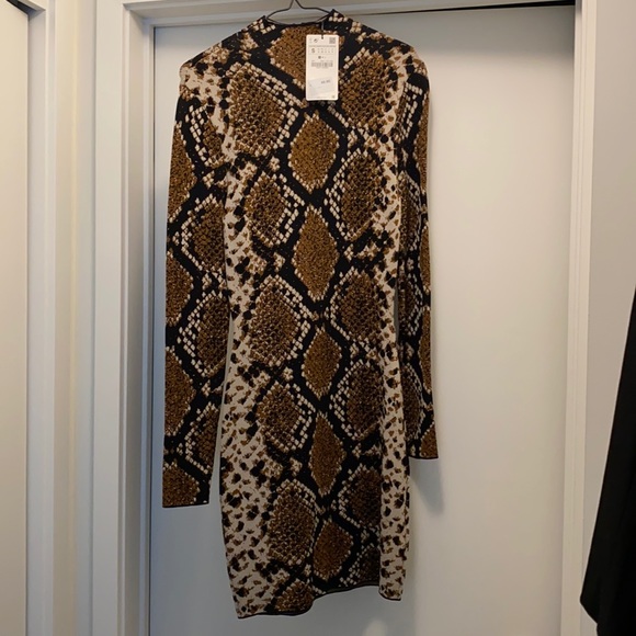 Brand new Zara fitted midi dress - Size S - Picture 2 of 7